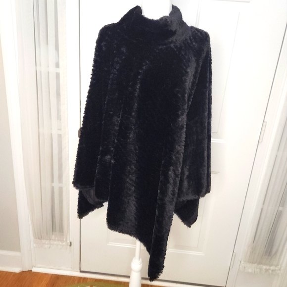 Le Moda Faux Fur Poncho Size One Size - Picture 1 of 5
